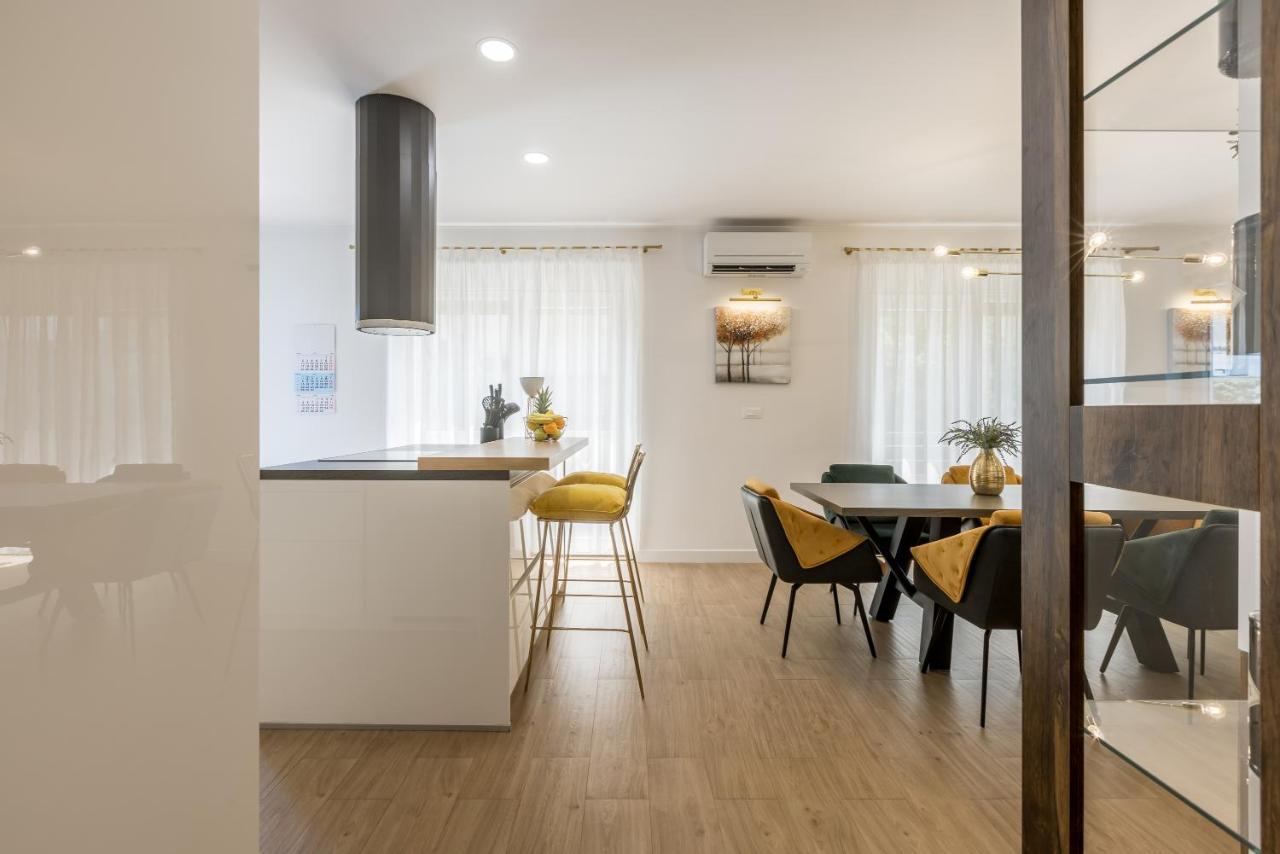 Apartment & Room Ileana Split Bagian luar foto
