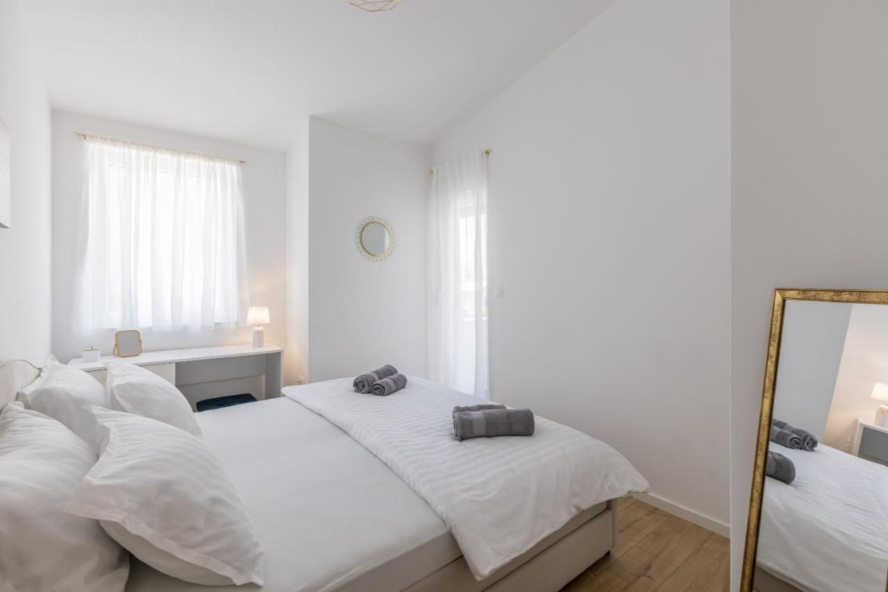 Apartment & Room Ileana Split Bagian luar foto