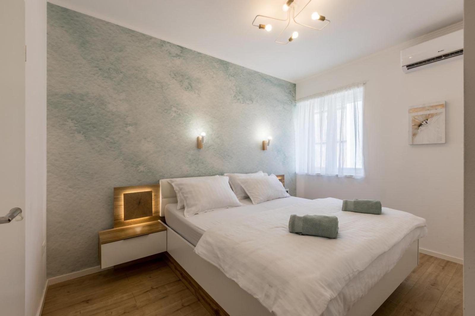 Apartment & Room Ileana Split Bagian luar foto